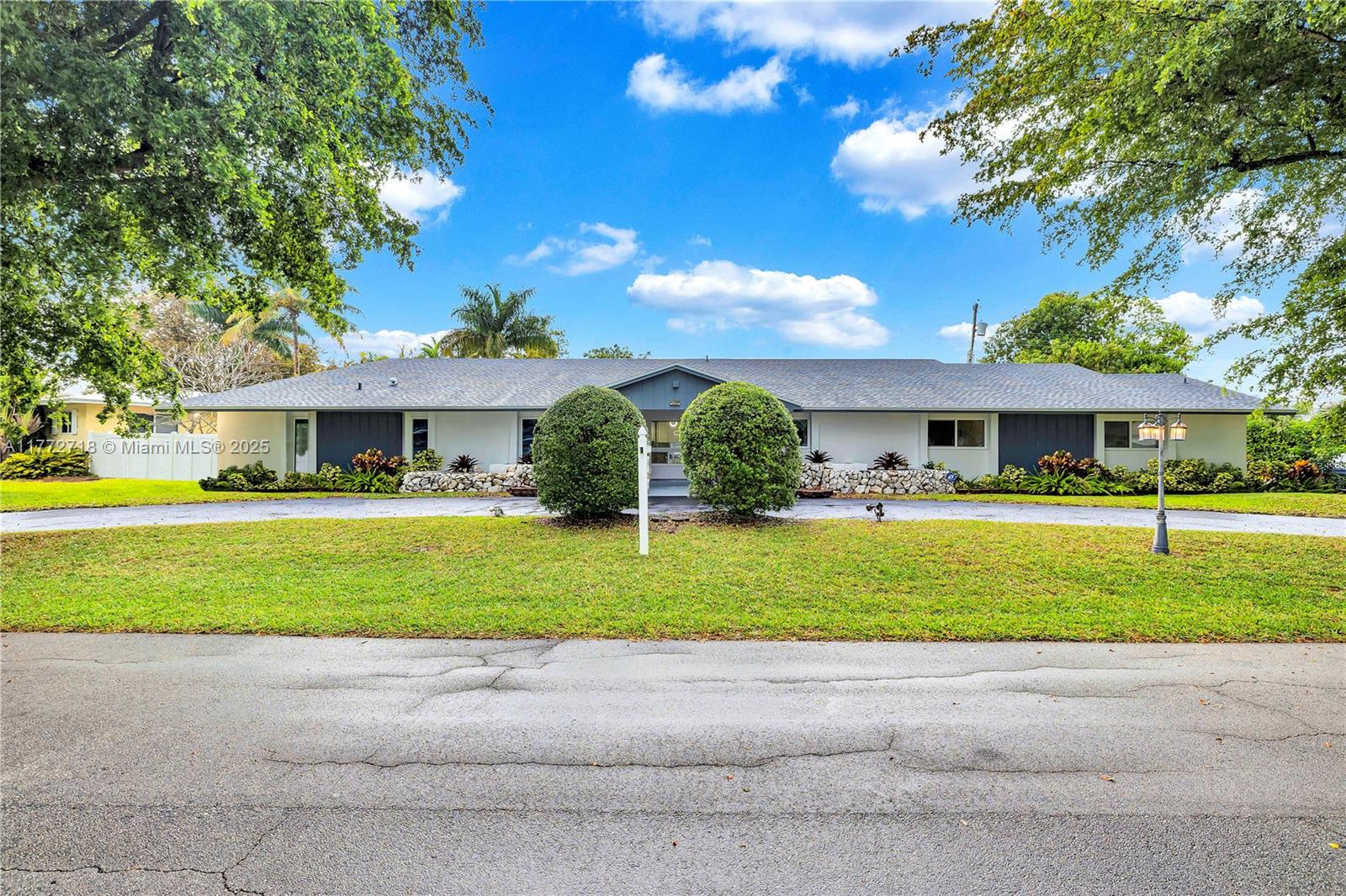 Property for Sale at 3211 Calle Largo Dr, Hollywood, Broward County, Florida - Bedrooms: 6 
Bathrooms: 4  - $1,349,995