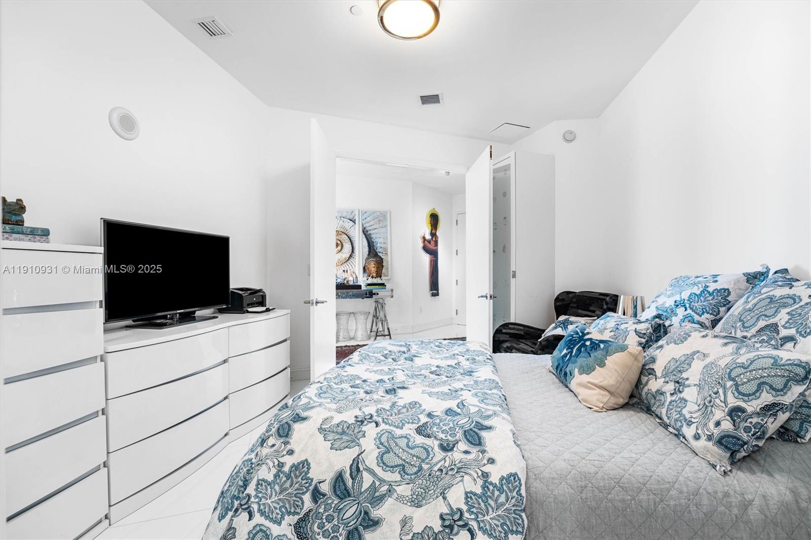 TDR TOWER III CONDO - Residential Lease