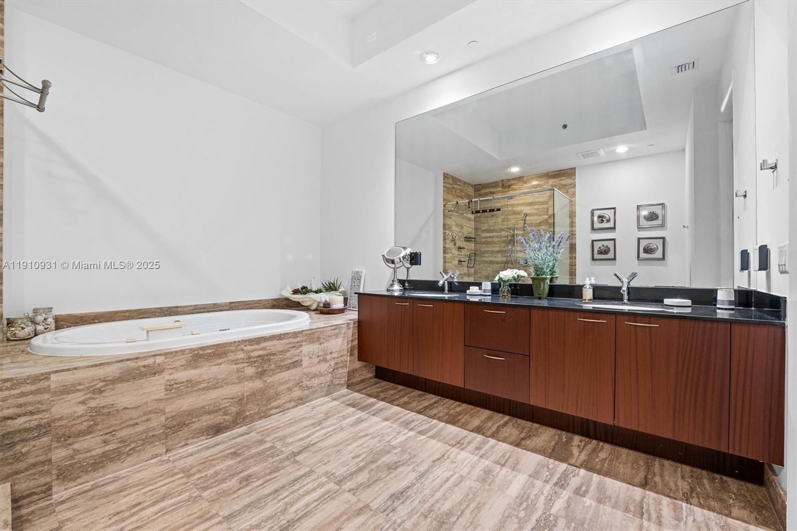 TDR TOWER III CONDO - Residential Lease