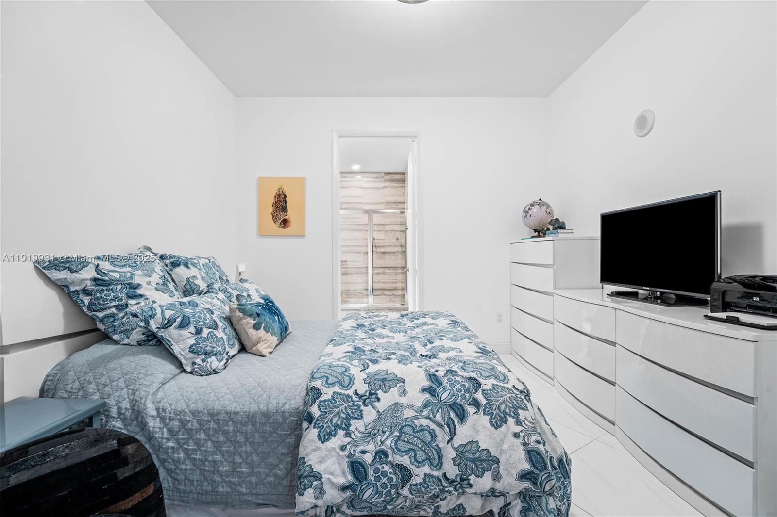 TDR TOWER III CONDO - Residential Lease