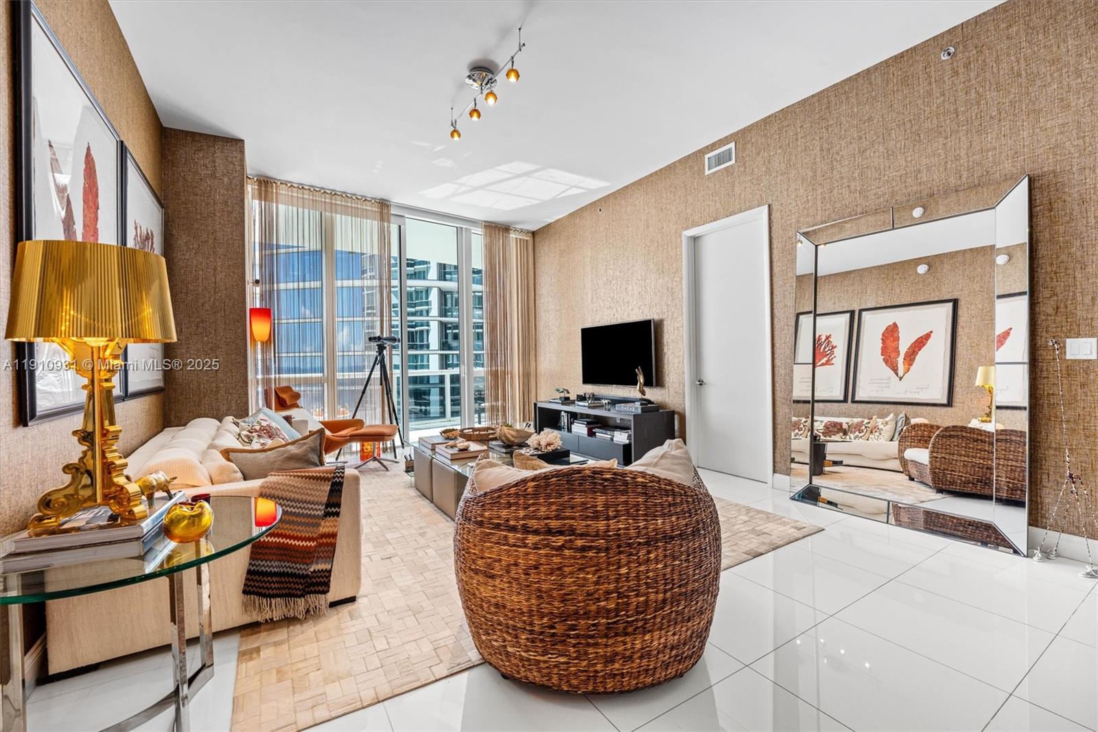 TDR TOWER III CONDO - Residential Lease