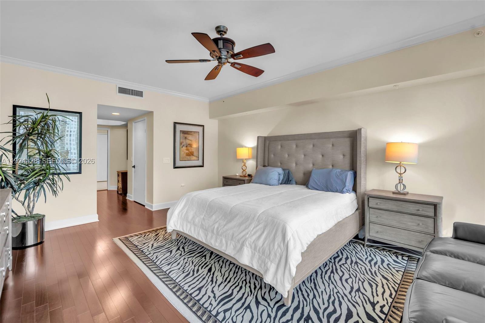 LAS OLAS RIVER HOUSE COND - Residential