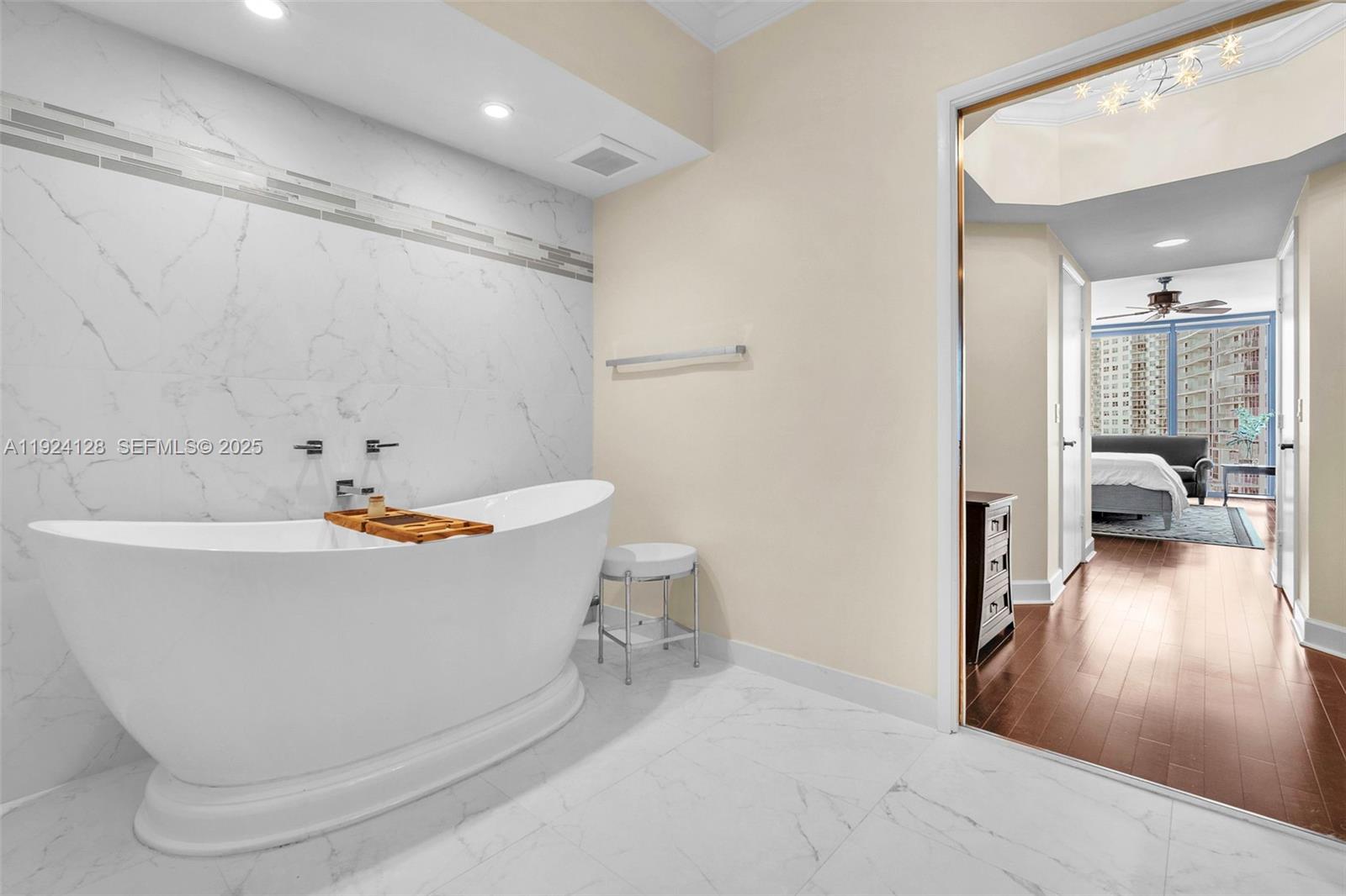 LAS OLAS RIVER HOUSE COND - Residential