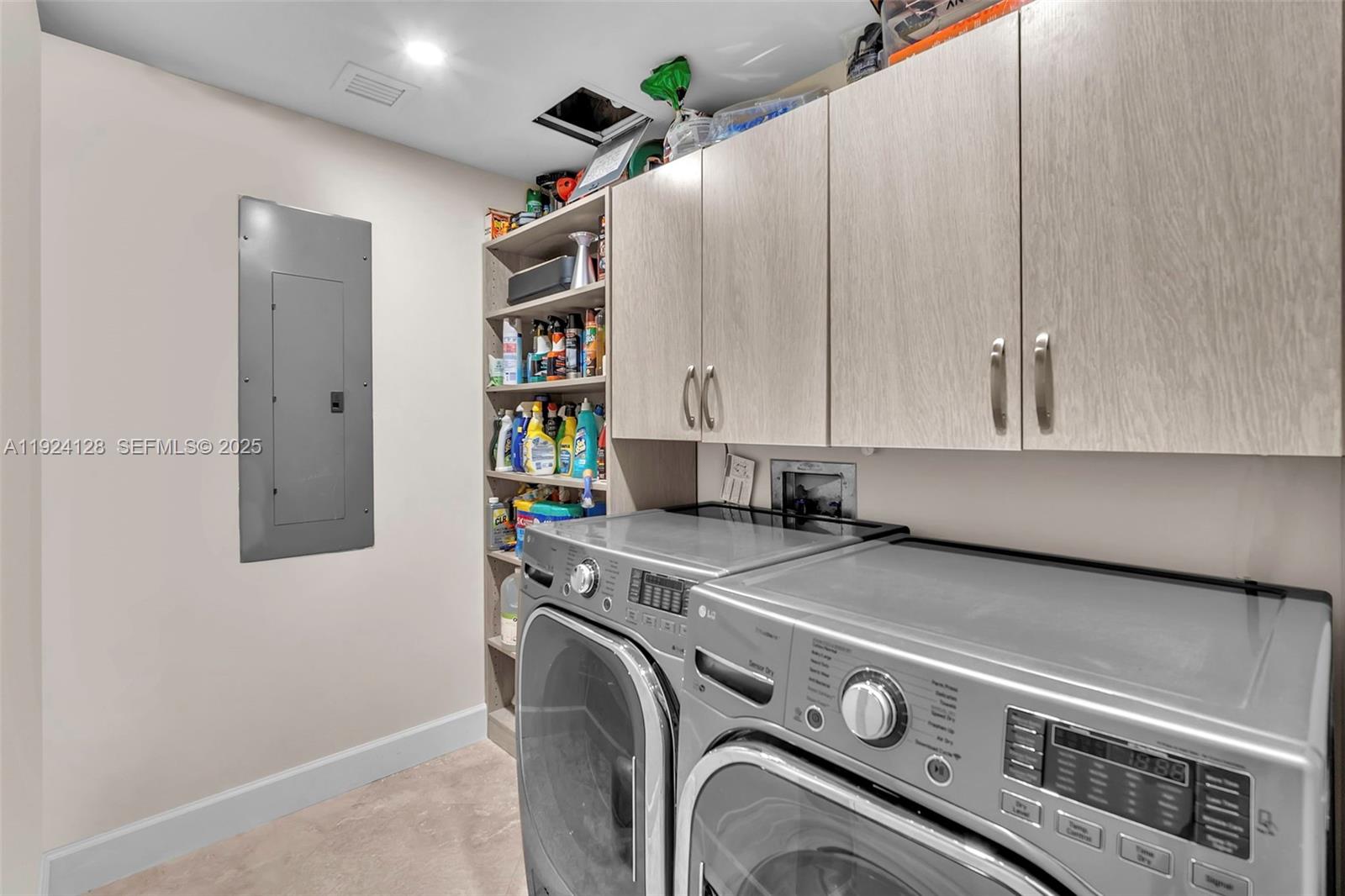 LAS OLAS RIVER HOUSE COND - Residential