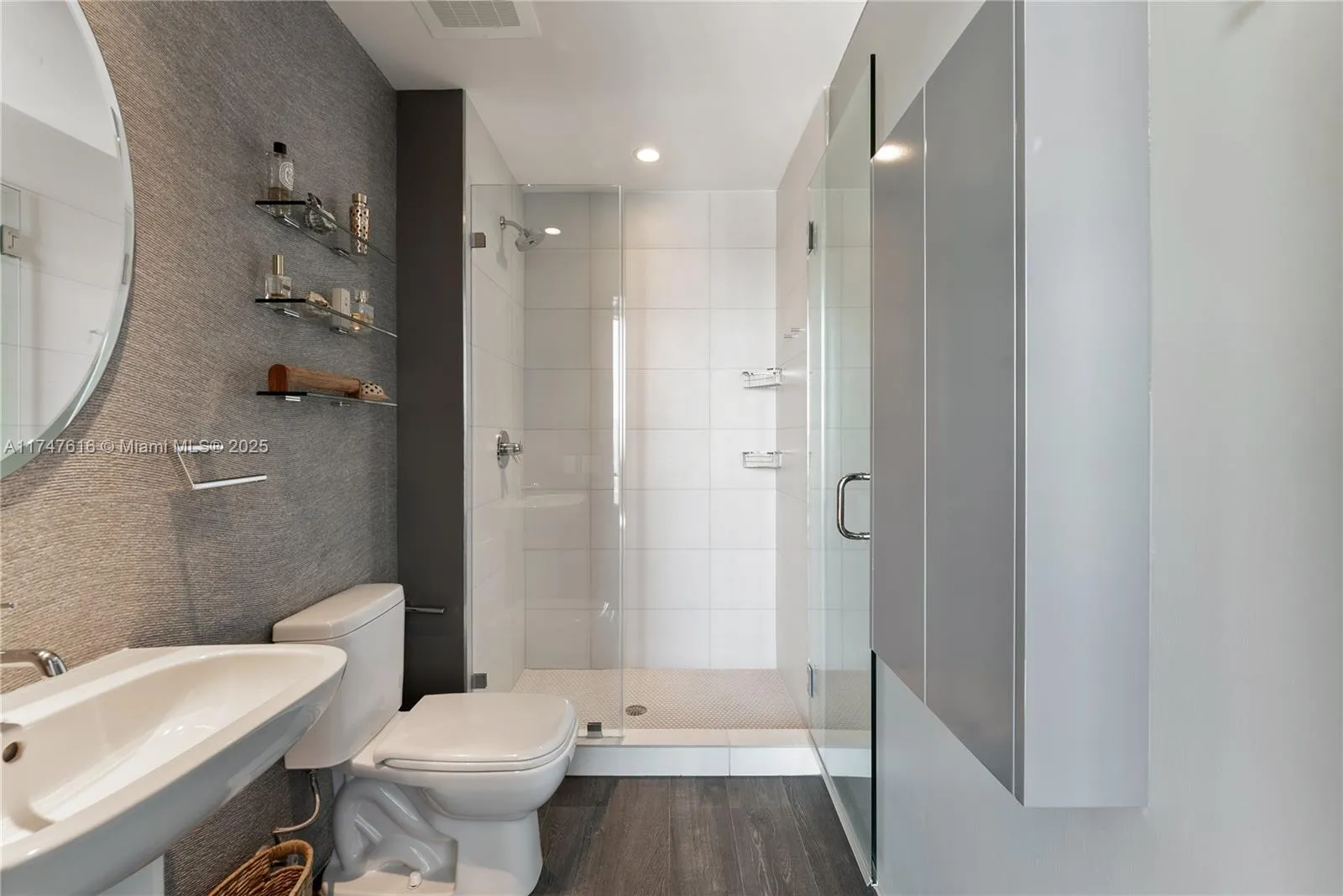 Miami, Florida 33137, United States, 2 Bedrooms Bedrooms, ,3 BathroomsBathrooms,Residential,Active,1431