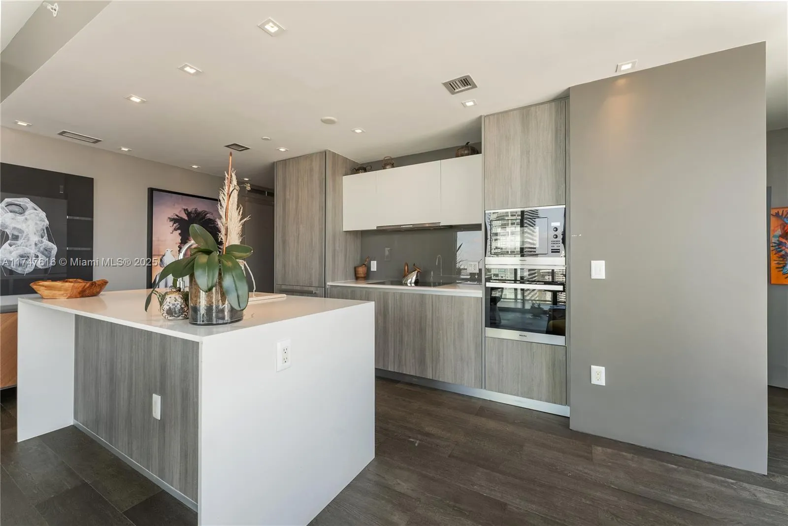 Miami, Florida 33137, United States, 2 Bedrooms Bedrooms, ,3 BathroomsBathrooms,Residential,Active,1431