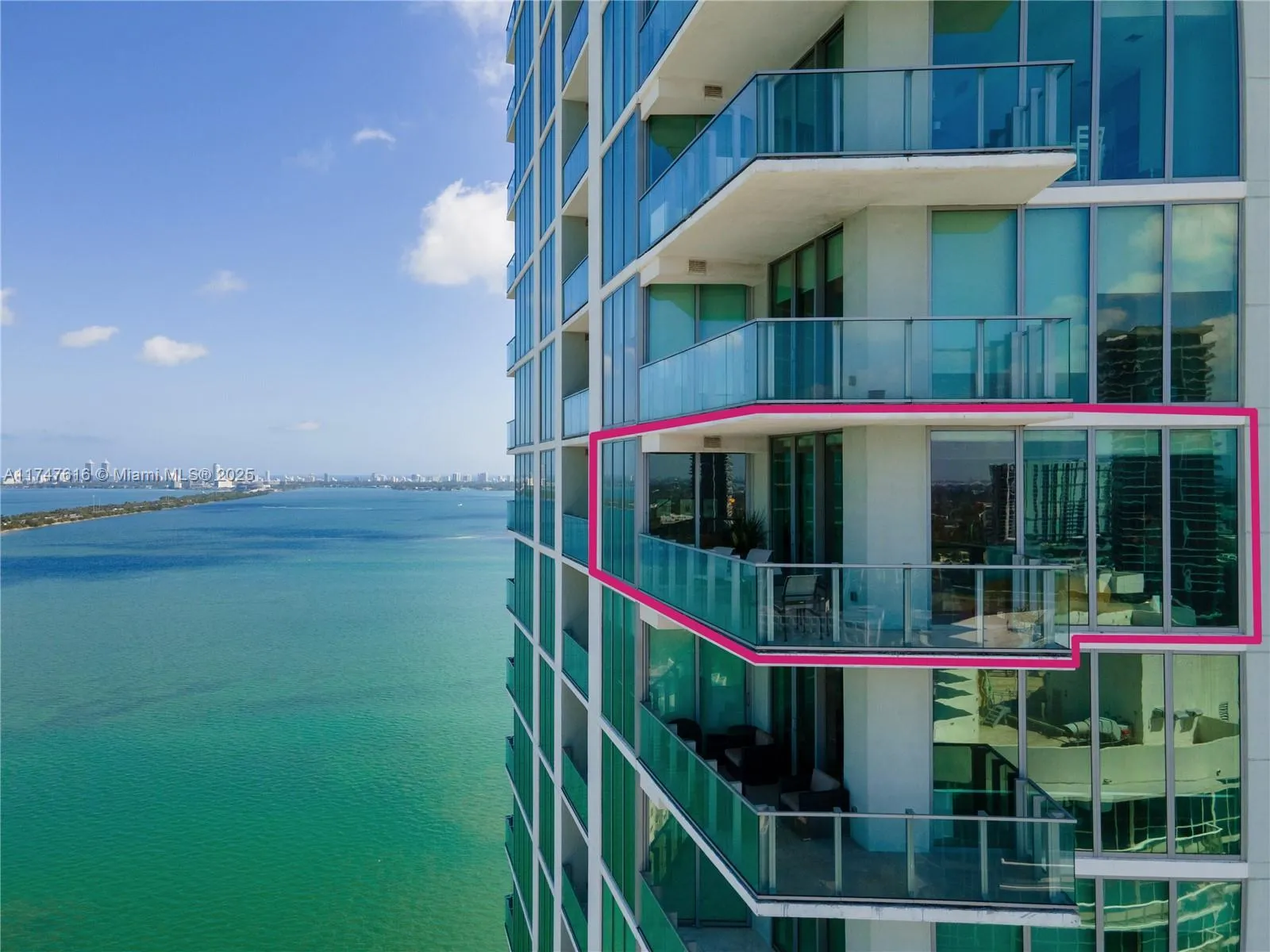 Miami, Florida 33137, United States, 2 Bedrooms Bedrooms, ,3 BathroomsBathrooms,Residential,Active,1431