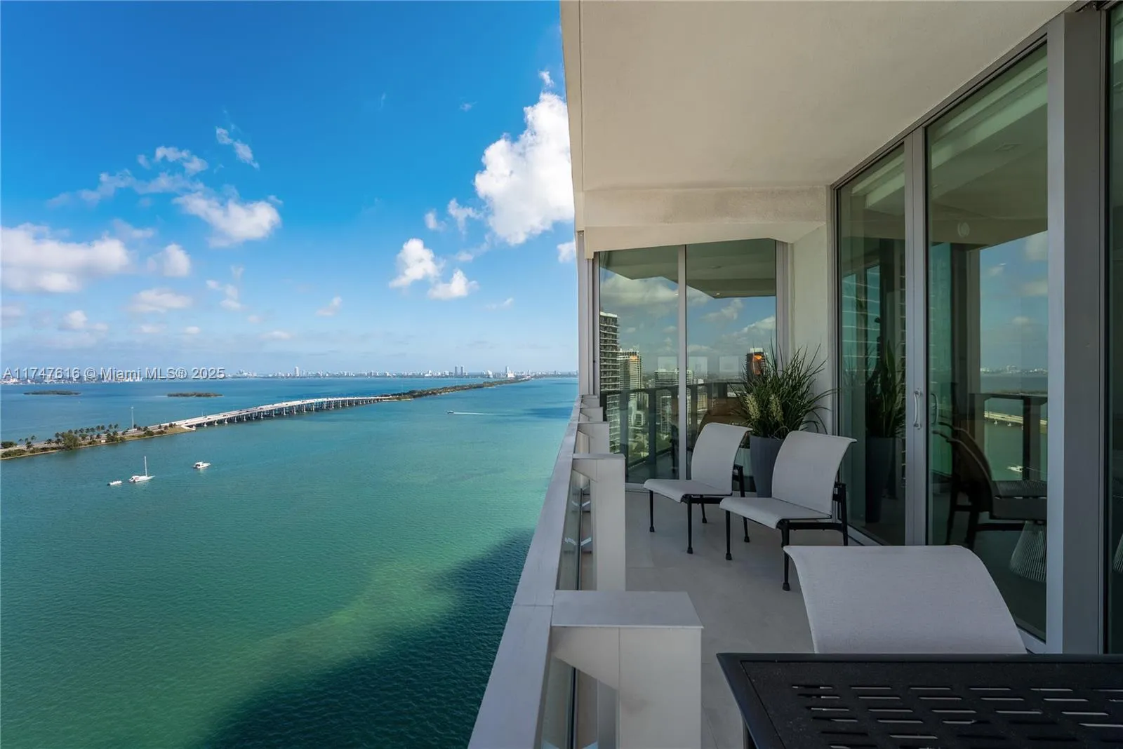 Miami, Florida 33137, United States, 2 Bedrooms Bedrooms, ,3 BathroomsBathrooms,Residential,Active,1431