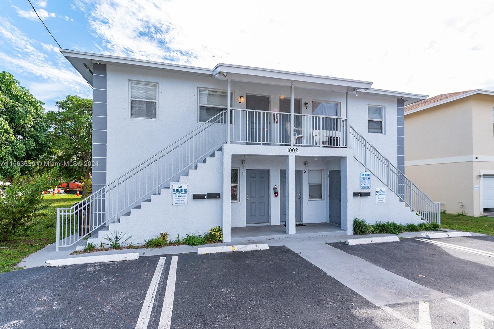 Rental Property at 1002 Palm Beach Lakes Blvd 2, West Palm Beach, Palm Beach County, Florida - Bedrooms: 2 
Bathrooms: 1  - $1,550 MO.