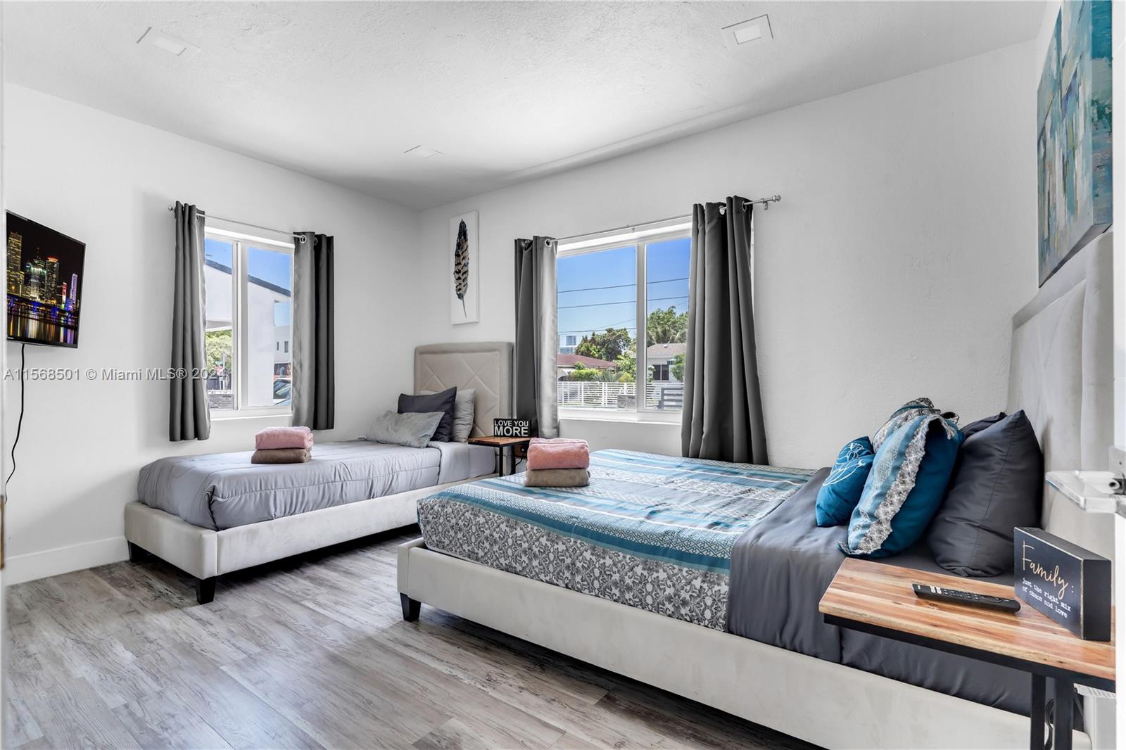 COLUMBIA PARK CORR PL - Residential