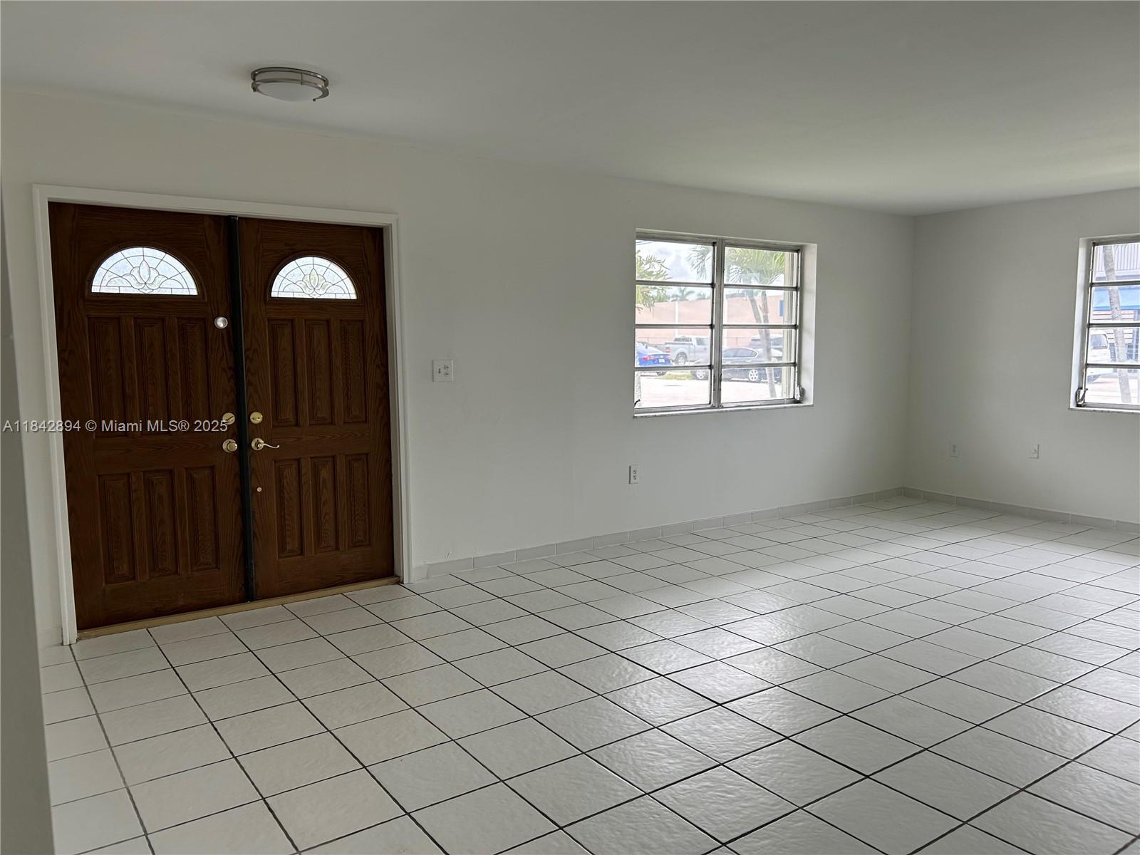 955 SW 87th Ct