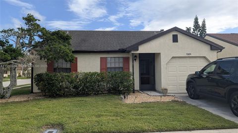 1301 SE Carrington Ct Port St Lucie FL 34952