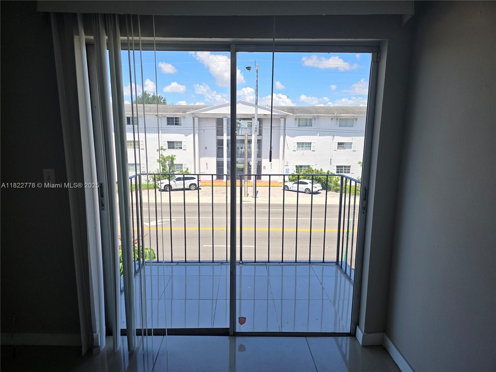 13725 NE 6th Ave 305