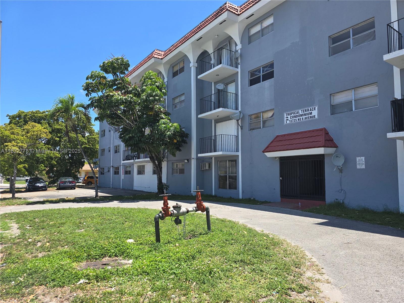 Rental Property at 13725 Ne 6th Ave 305, North Miami, Miami-Dade County, Florida - Bedrooms: 1 
Bathrooms: 1  - $1,500 MO.
