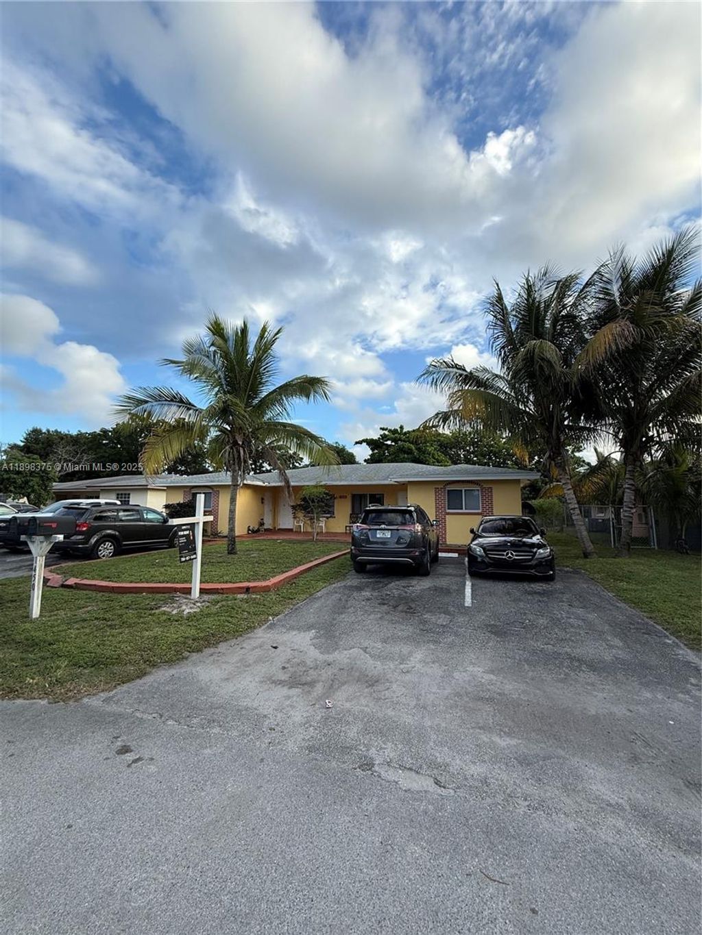 Photo of 1450 NW 20th Ct #1-2, Fort Lauderdale, FL 33311 (MLS # A11898375)