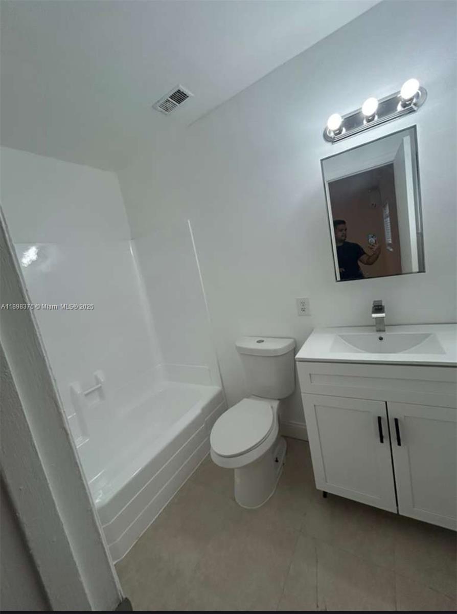 FT LAUDERDALE ESTATES - Residential Lease