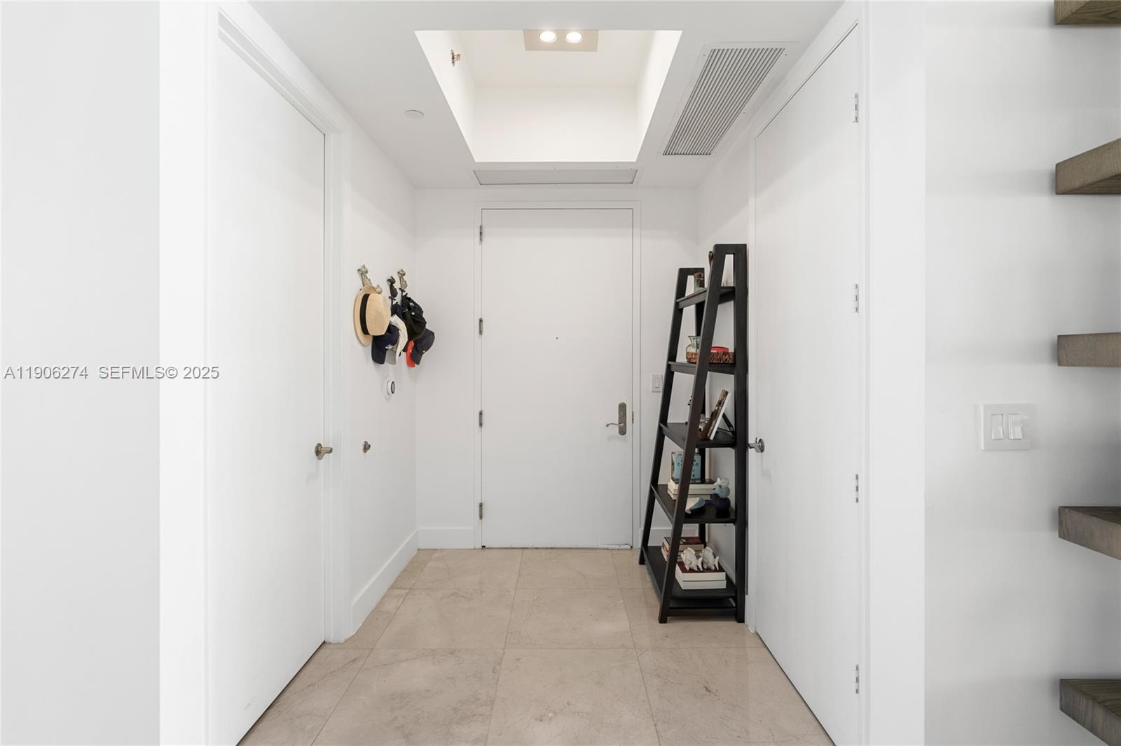 TRUMP TOWER II CONDO - Residential