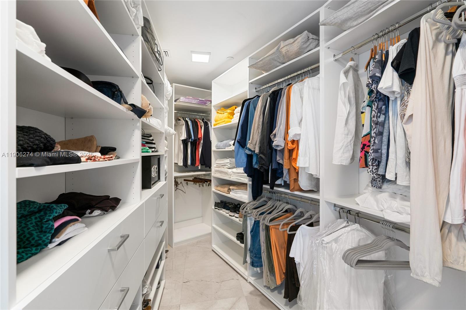 TRUMP TOWER II CONDO - Residential