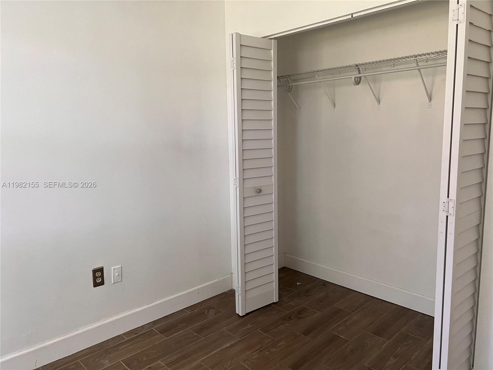 THE COURTS AT KENDALL - Residential Lease