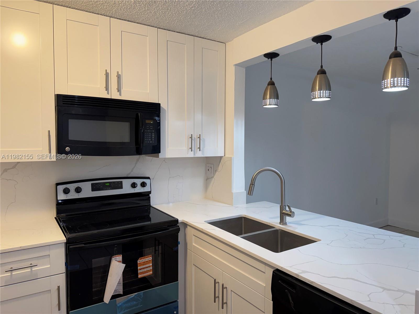 THE COURTS AT KENDALL - Residential Lease