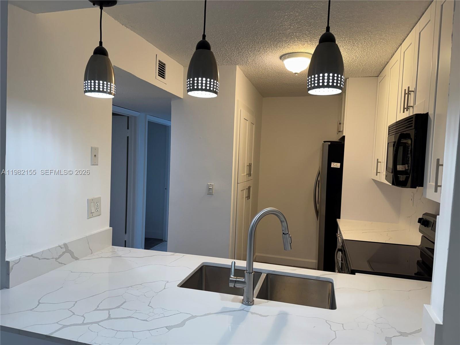 THE COURTS AT KENDALL - Residential Lease