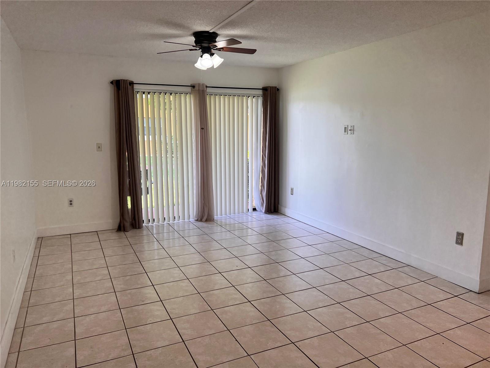 THE COURTS AT KENDALL - Residential Lease