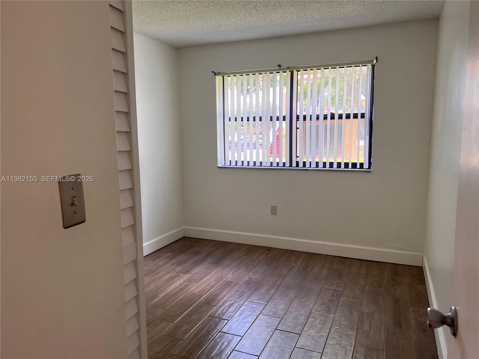 THE COURTS AT KENDALL - Residential Lease