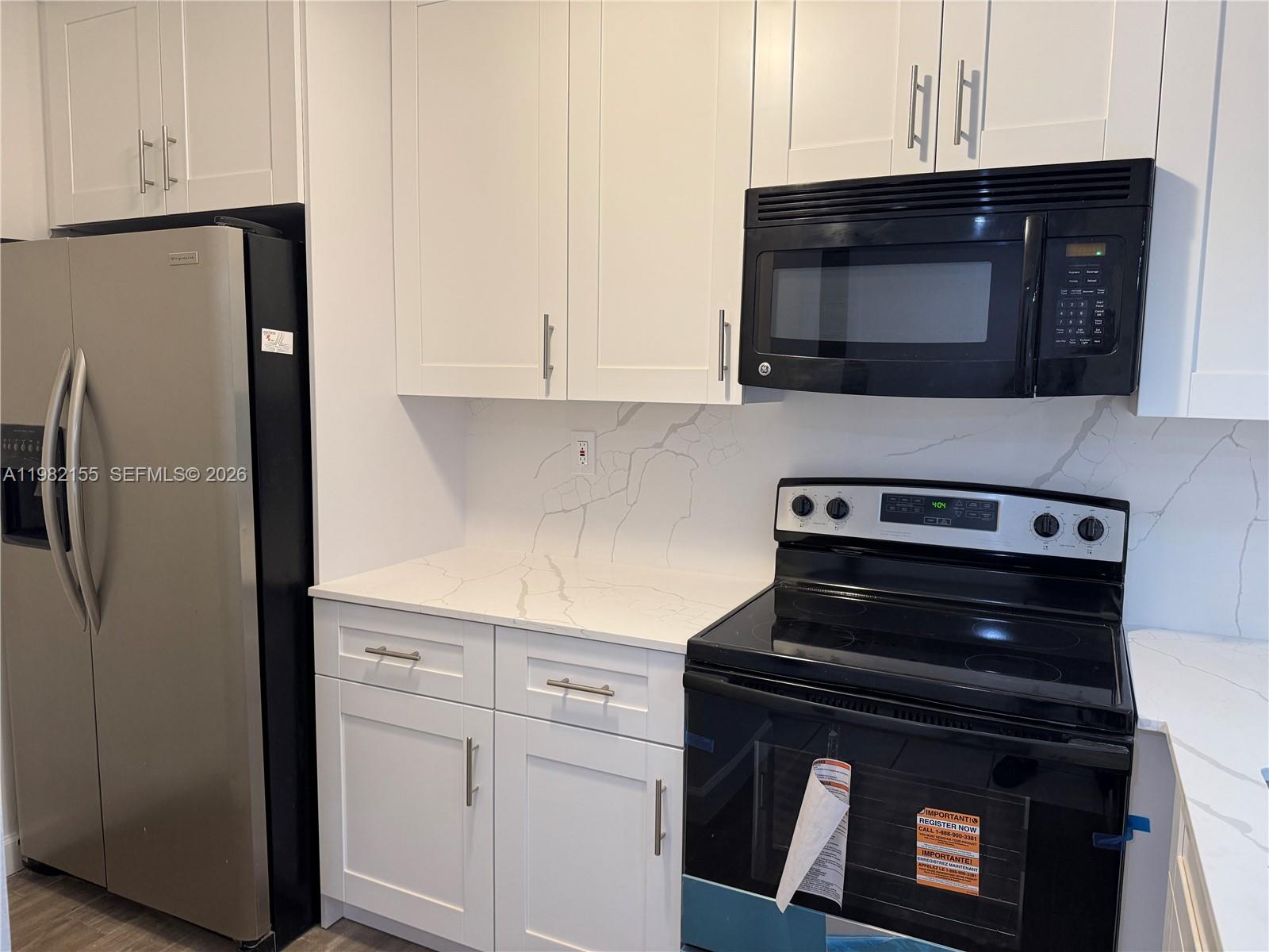 THE COURTS AT KENDALL - Residential Lease