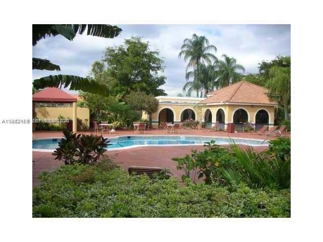 THE COURTS AT KENDALL - Residential Lease