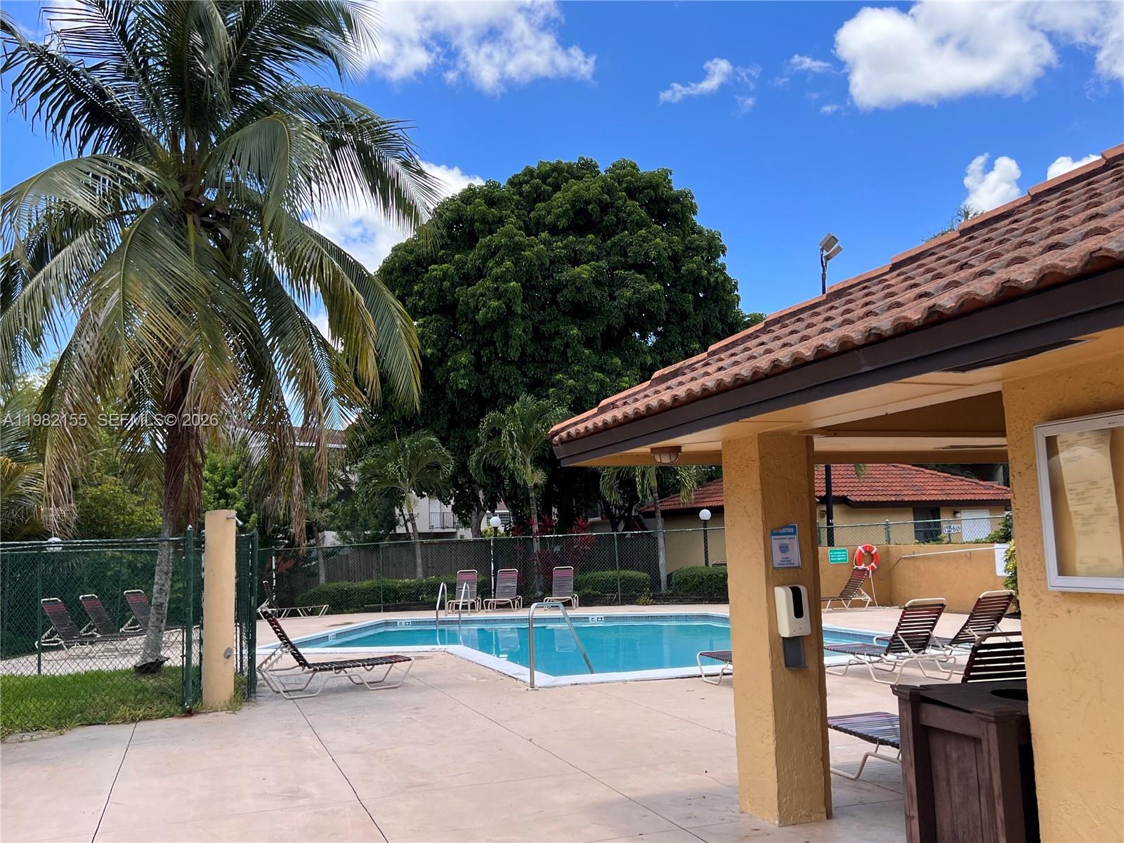 THE COURTS AT KENDALL - Residential Lease