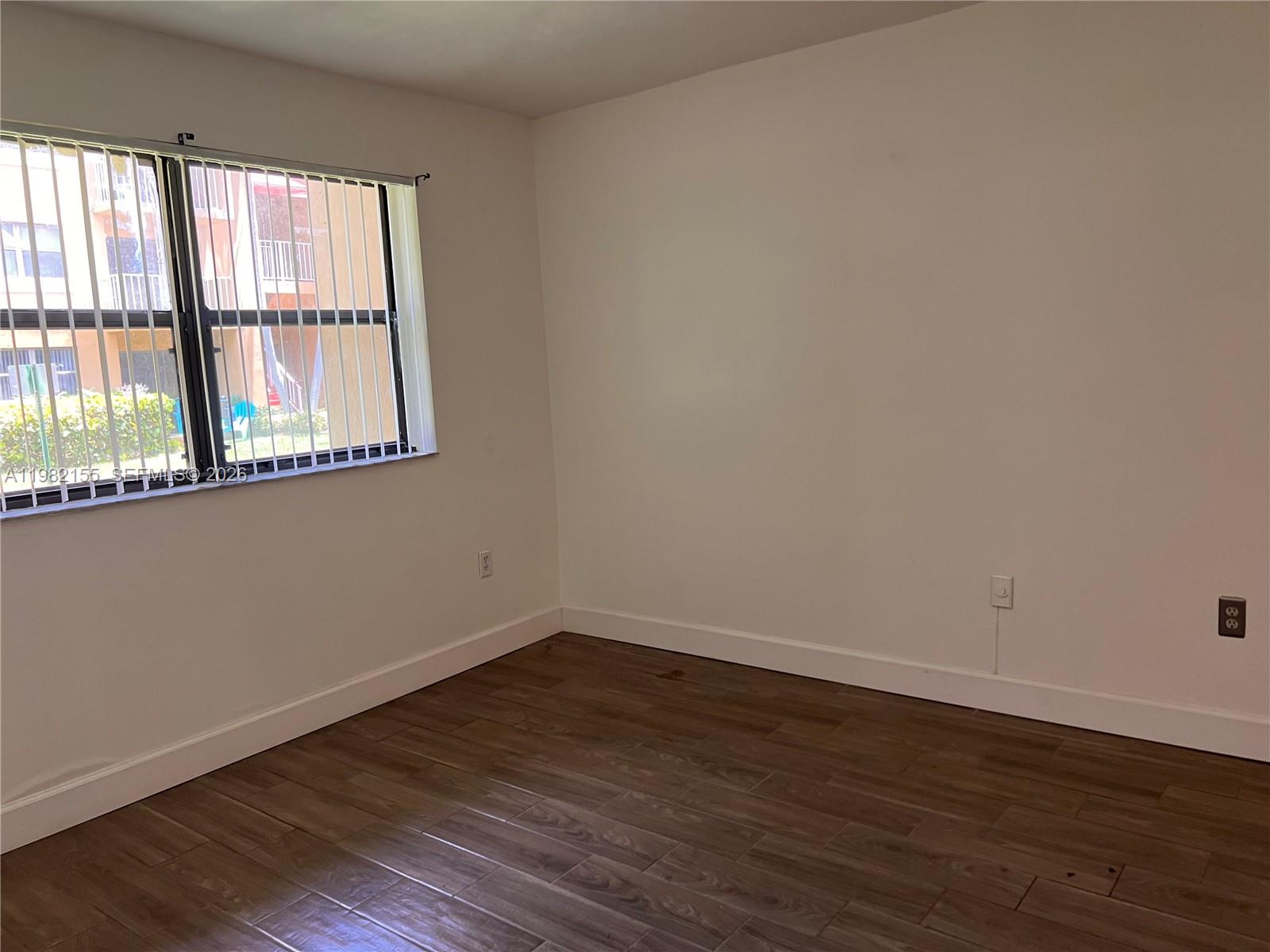 THE COURTS AT KENDALL - Residential Lease