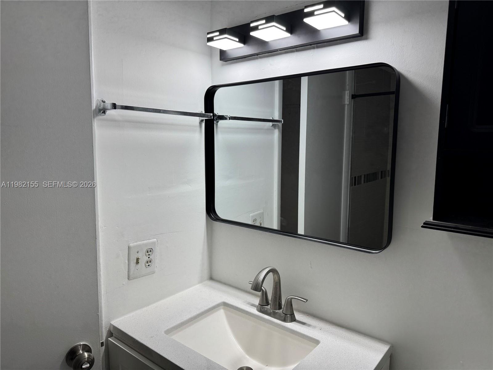 THE COURTS AT KENDALL - Residential Lease