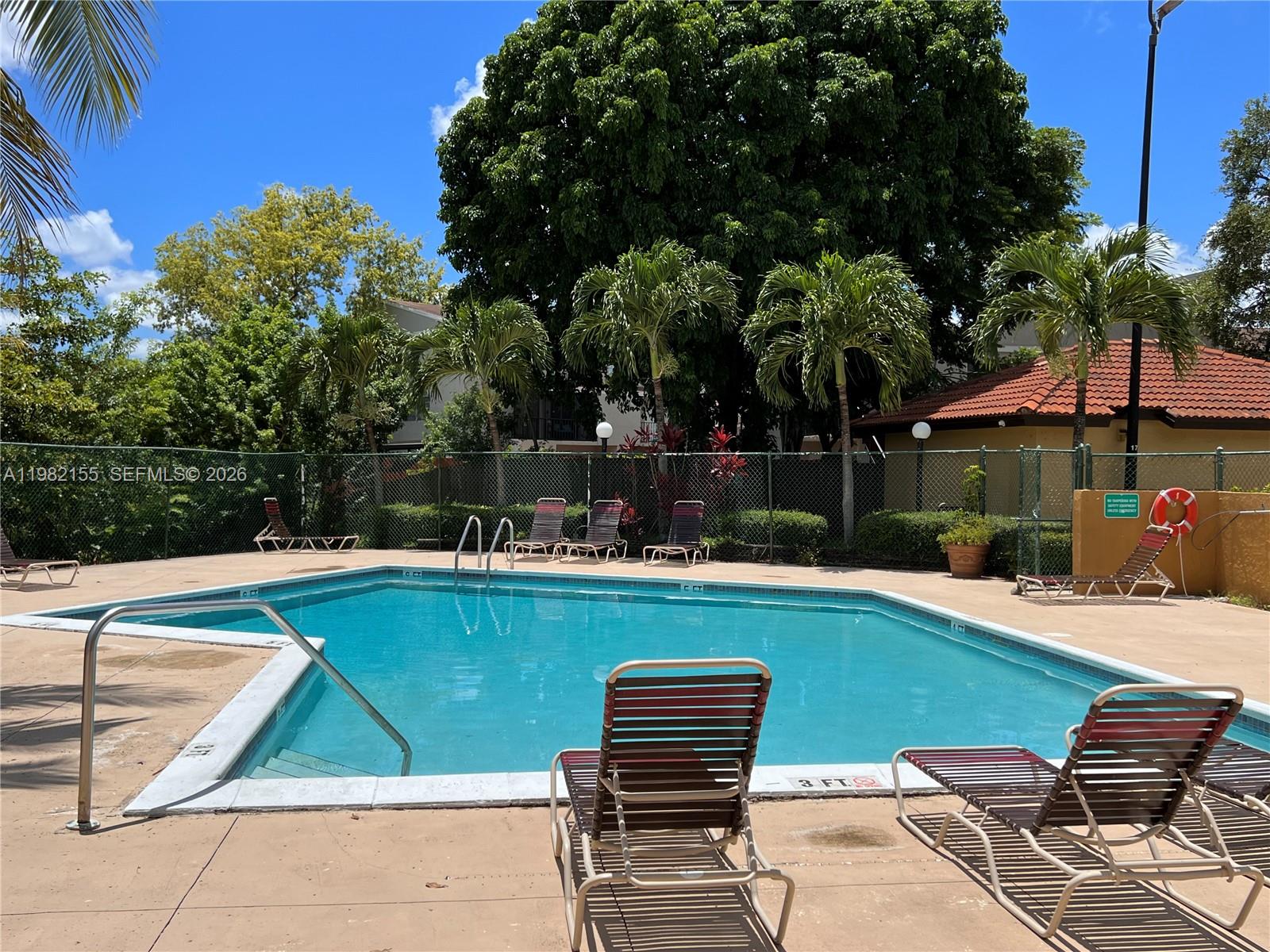 THE COURTS AT KENDALL - Residential Lease