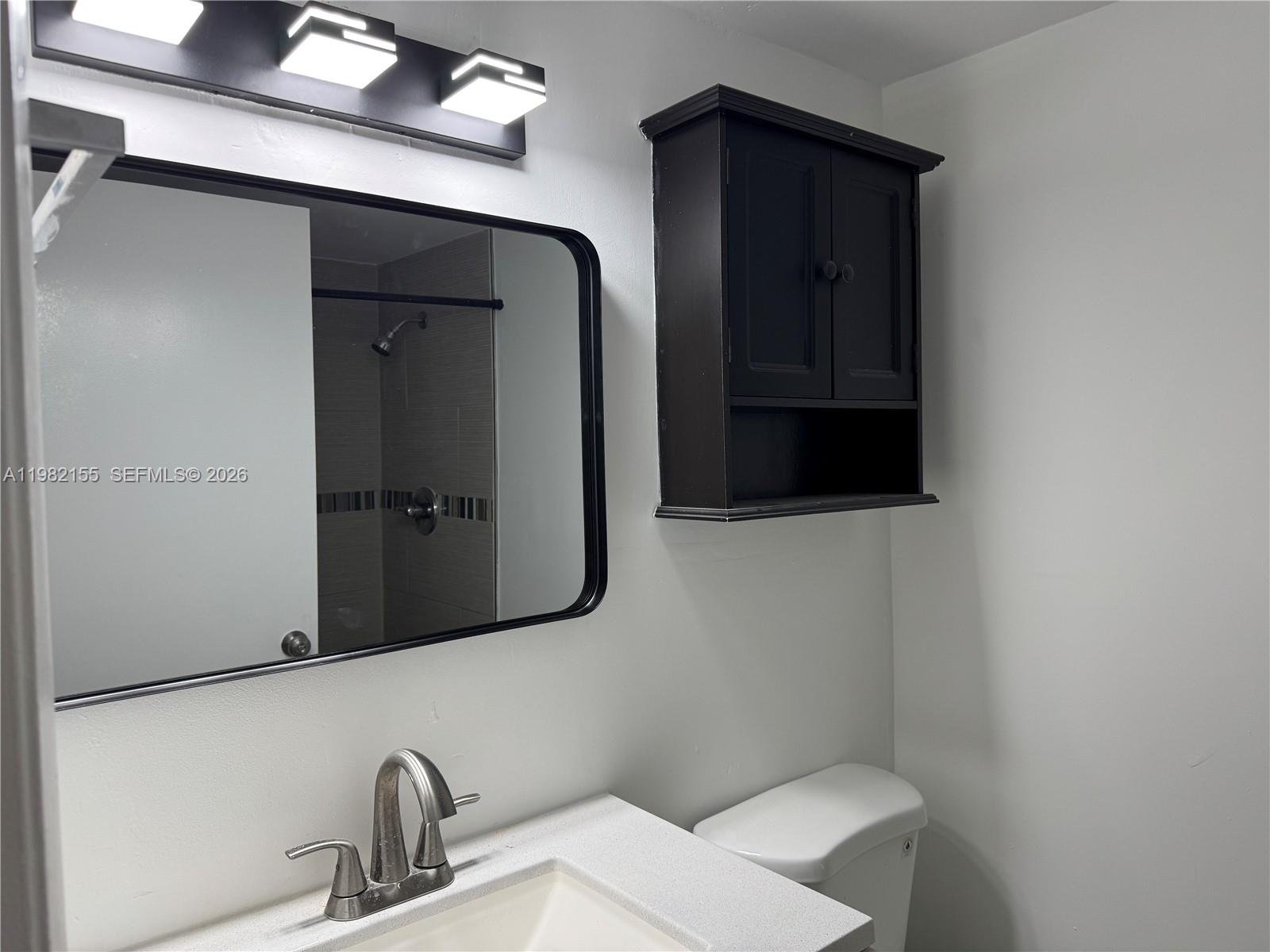 THE COURTS AT KENDALL - Residential Lease