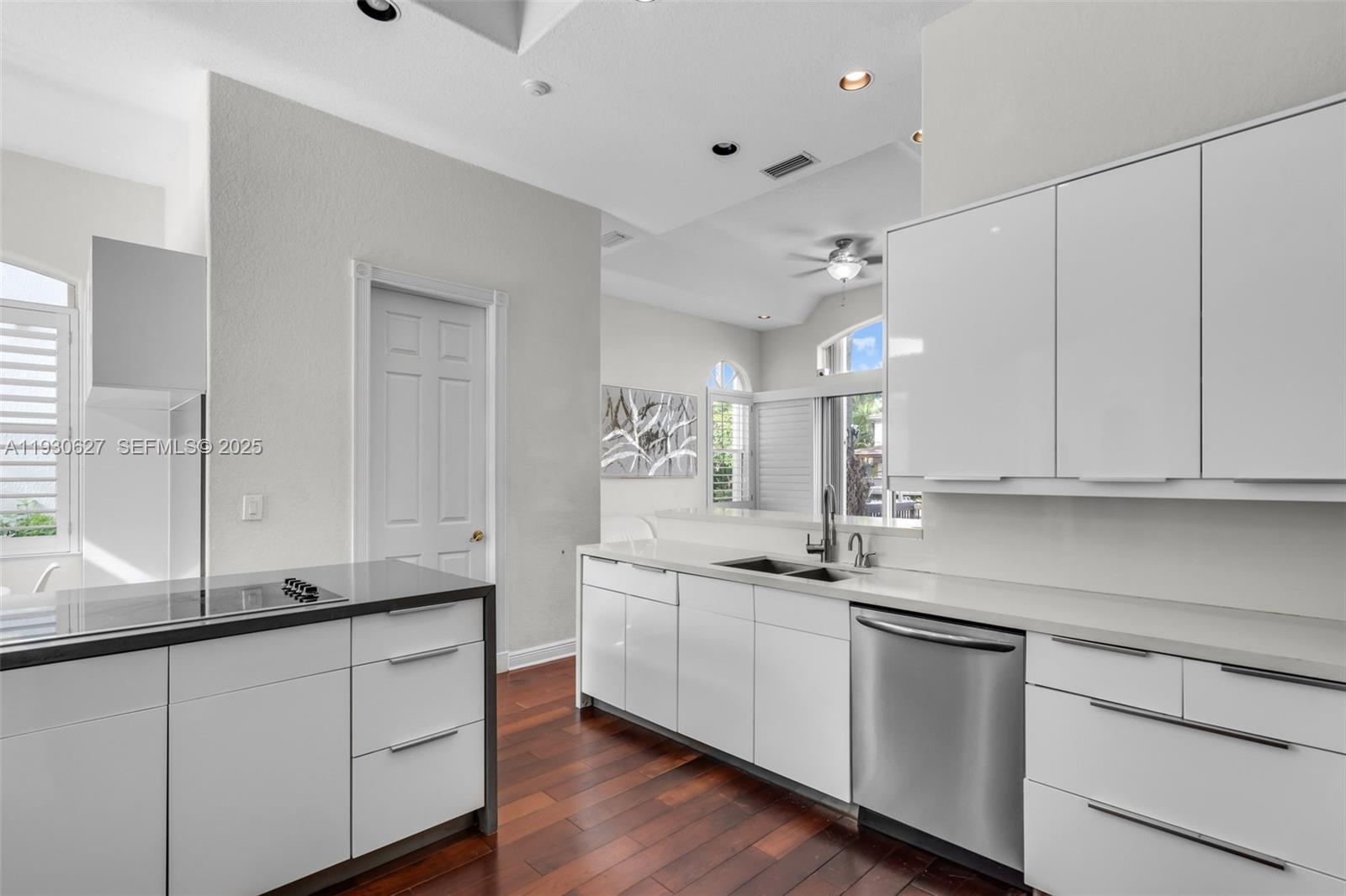 THREE ISLANDS 3RD SECTION - Residential