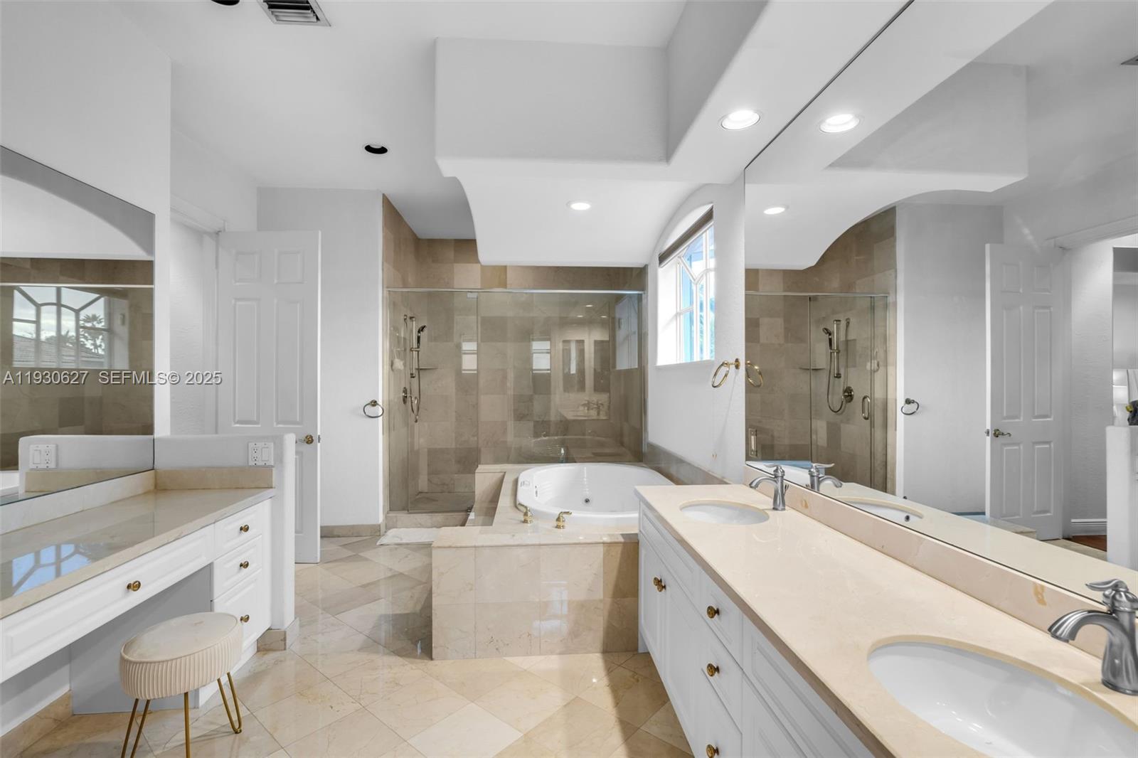 THREE ISLANDS 3RD SECTION - Residential