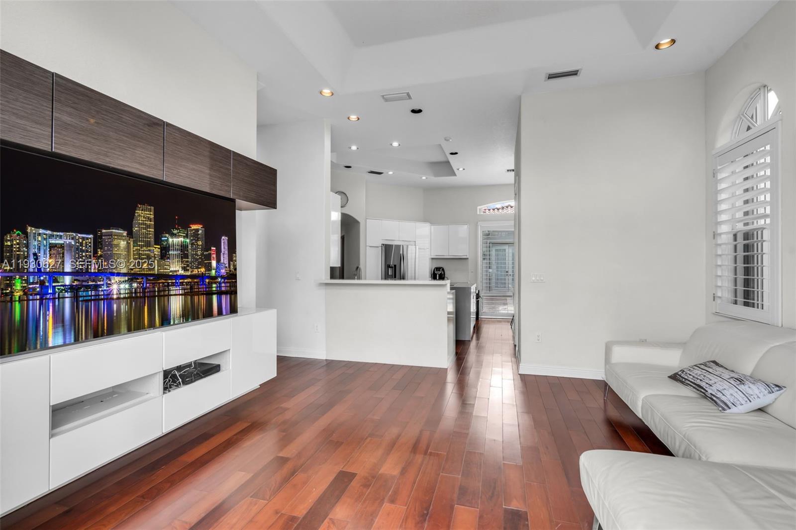 THREE ISLANDS 3RD SECTION - Residential