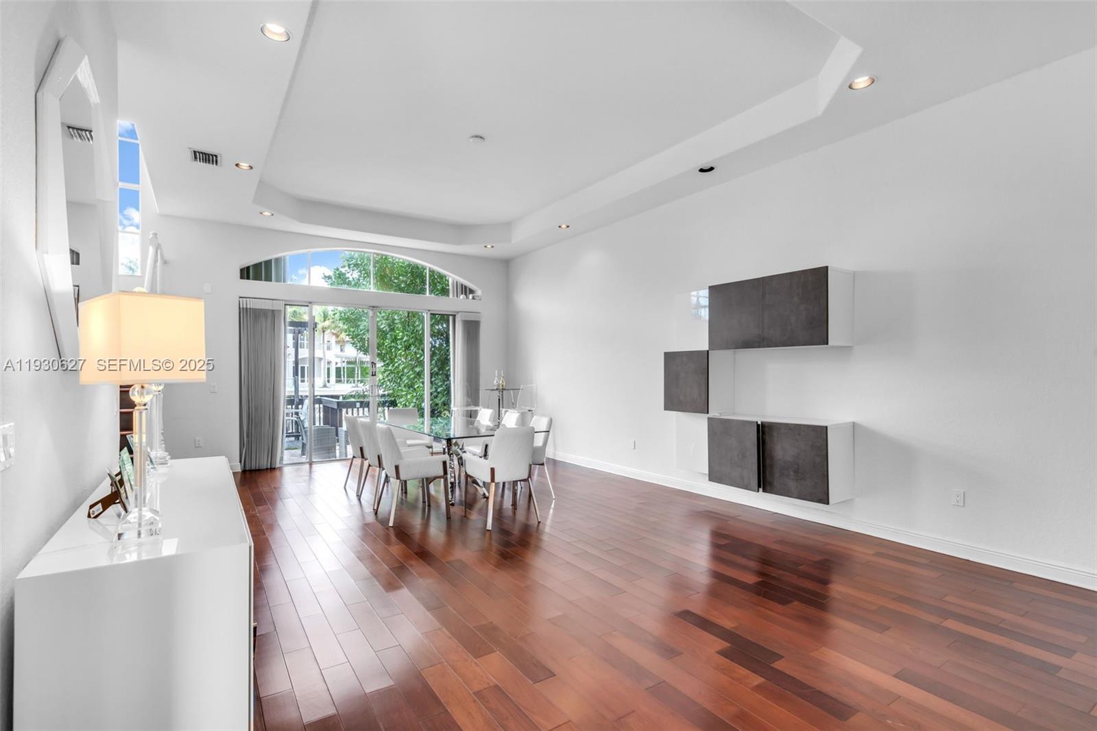 THREE ISLANDS 3RD SECTION - Residential