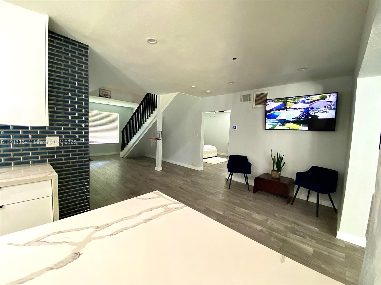 ORIOLE ESTATES SEC 6 - Residential