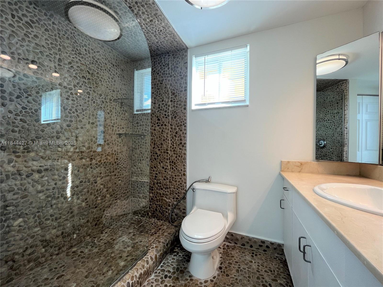 8888 Collins Ave 308