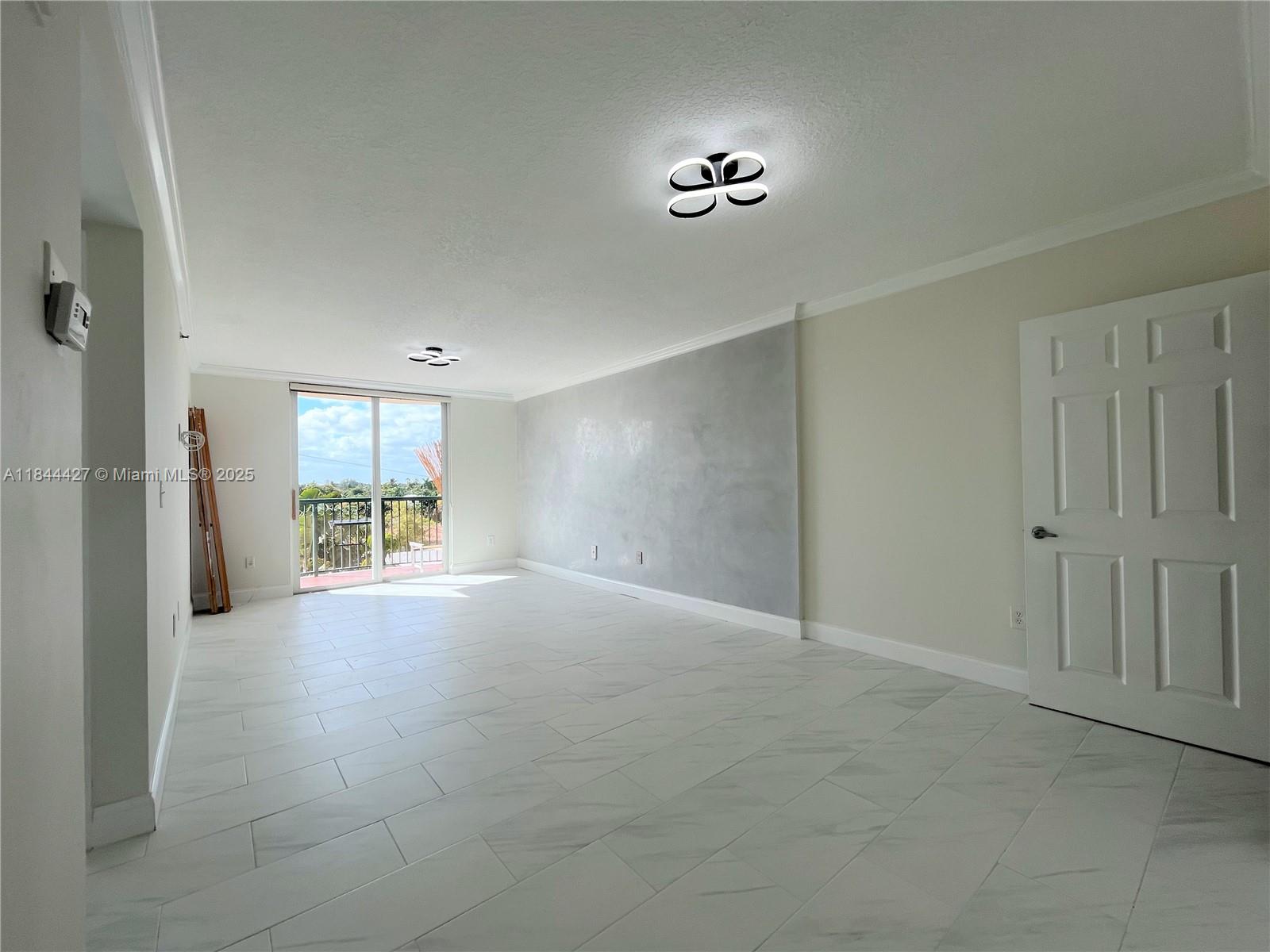 8888 Collins Ave 308