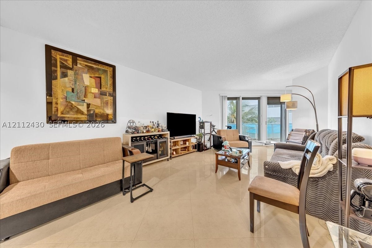 16445 Collins Ave 222