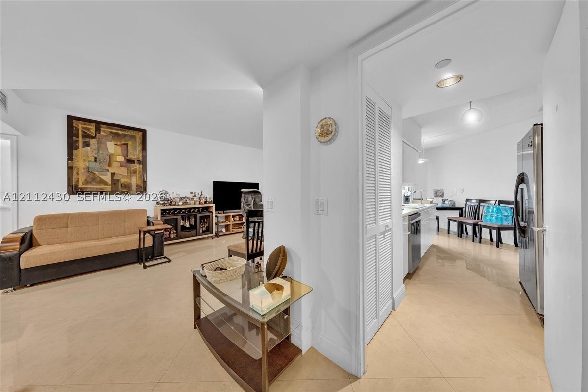 16445 Collins Ave 222
