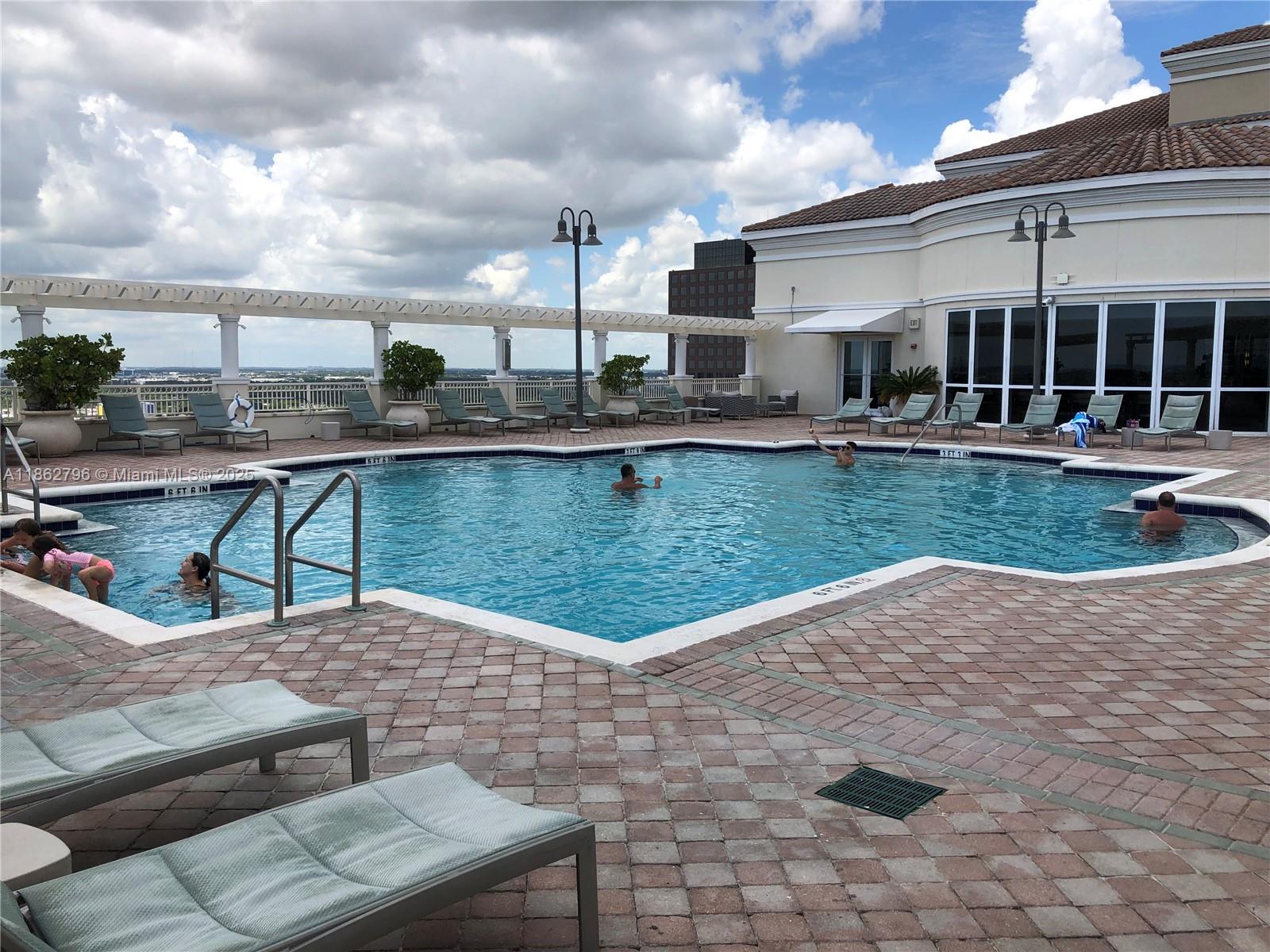 NURIVER LANDING CONDO - Residential