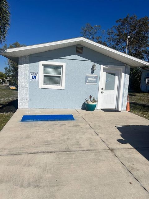 Photo of 106 Washington St, Lake Placid, FL 33852 (MLS # A11960224)