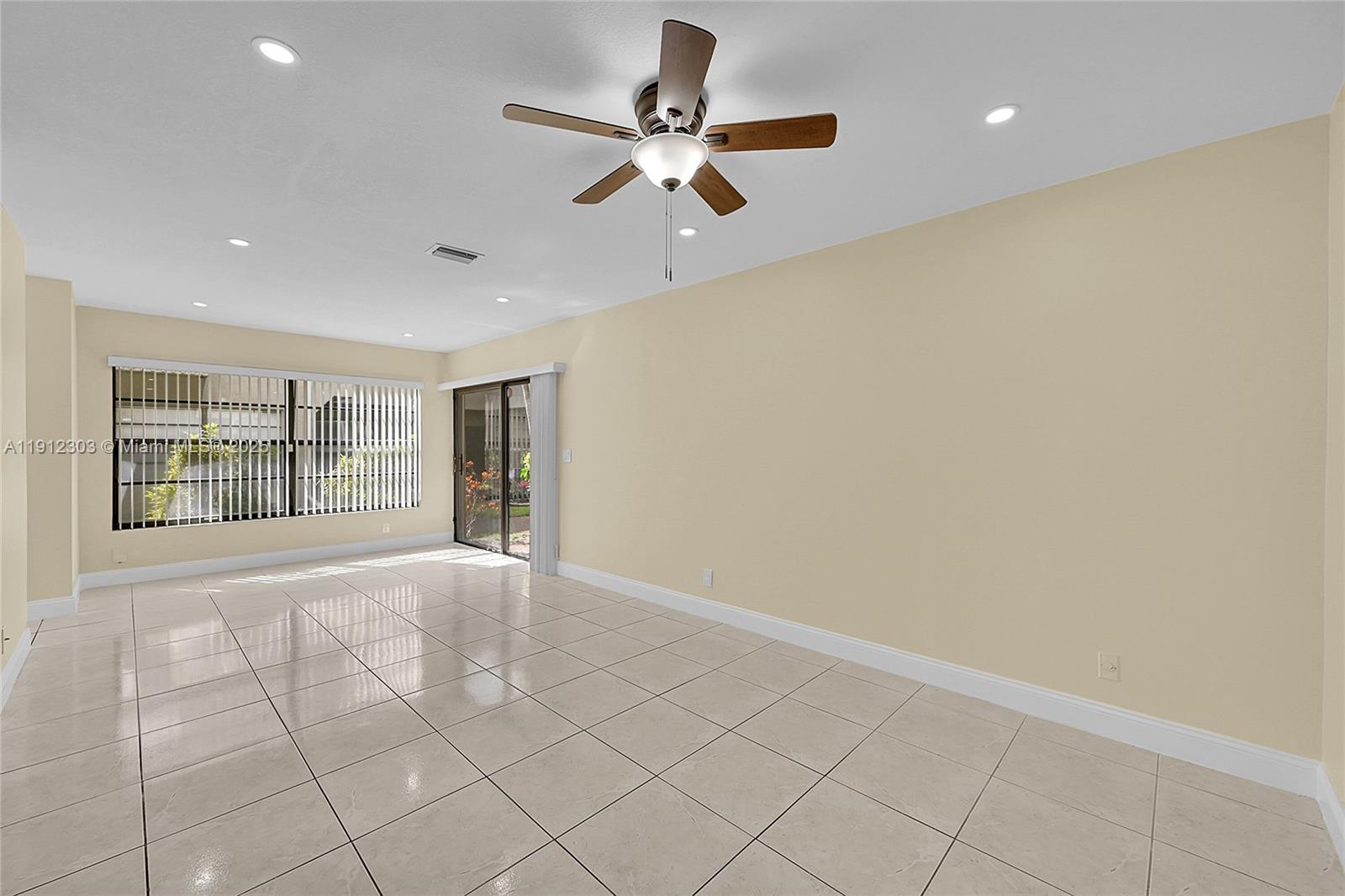 PALM SPRINGS VILLAGE COND - Residential