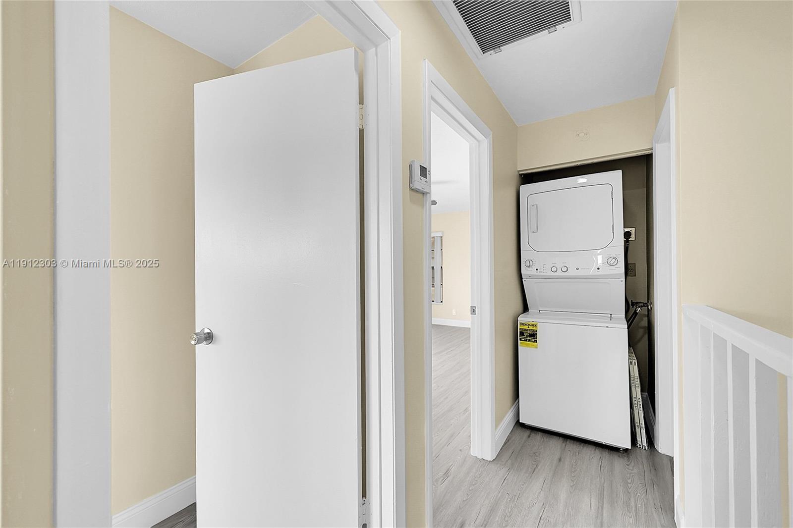 PALM SPRINGS VILLAGE COND - Residential