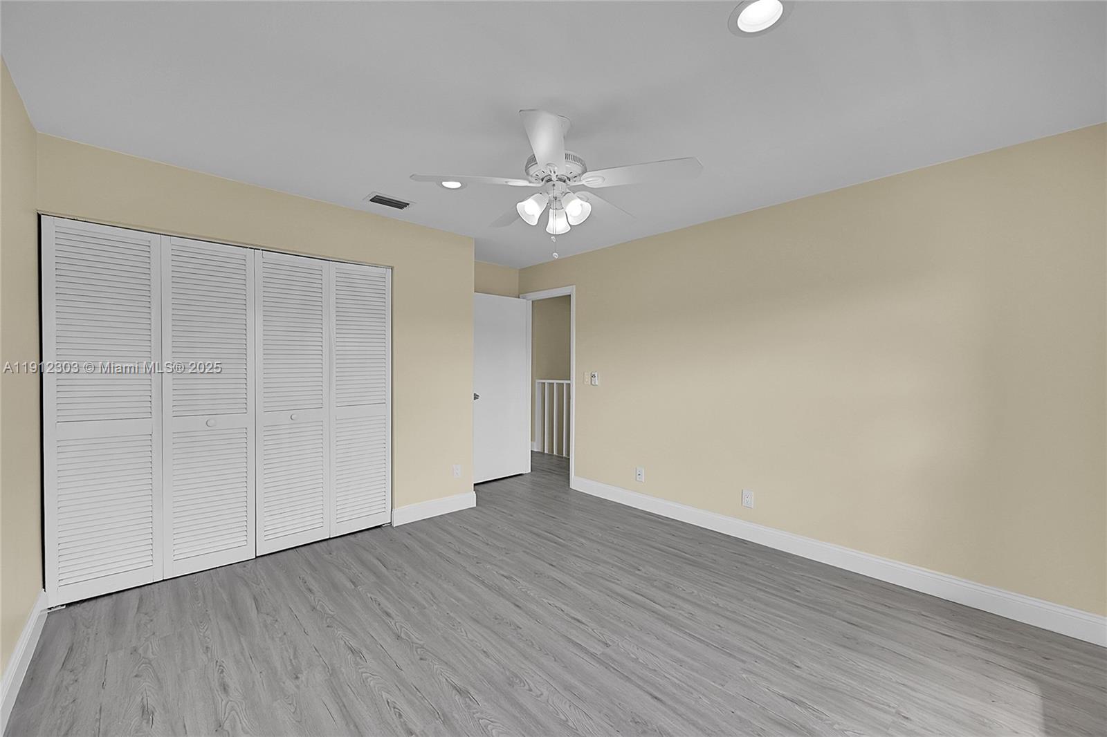 PALM SPRINGS VILLAGE COND - Residential