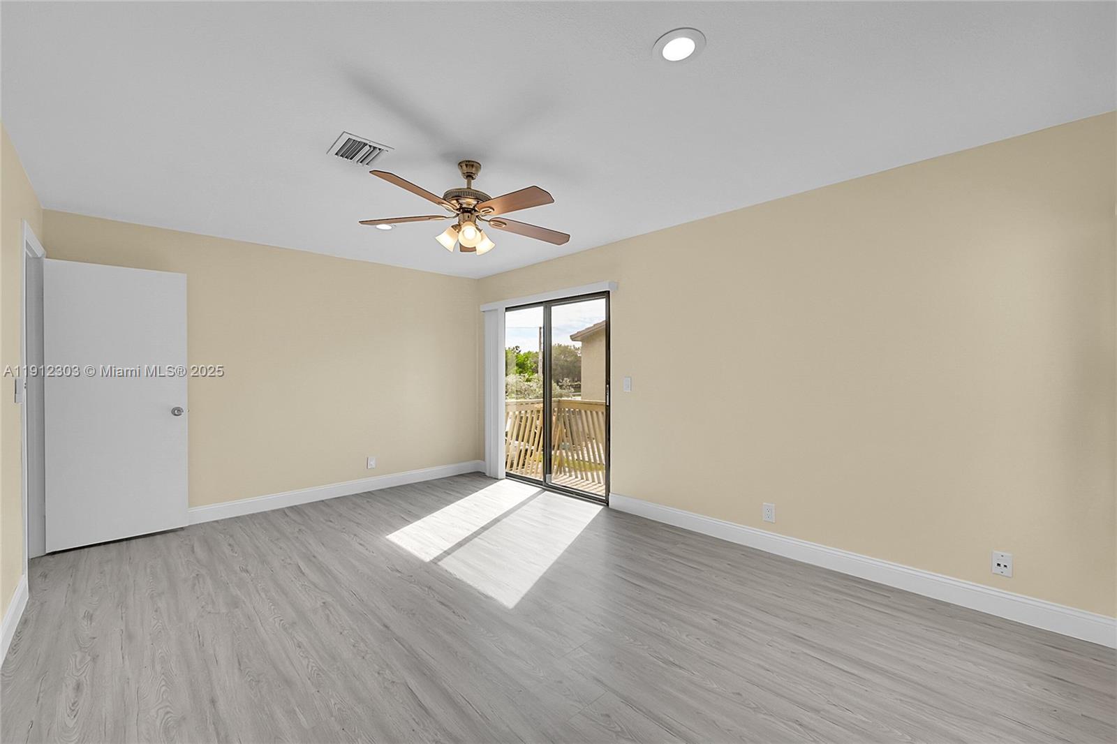 PALM SPRINGS VILLAGE COND - Residential