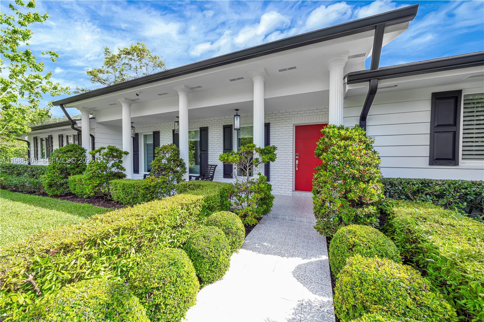 THOUSAND PINES - Residential